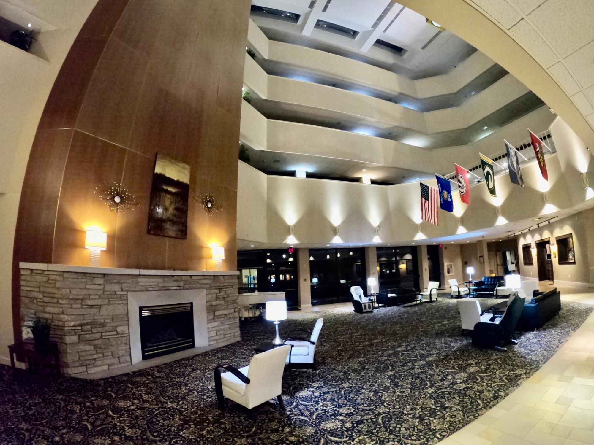Hotel Mead Resorts & Conventions Center Wisconsin Rapids Exteriör bild