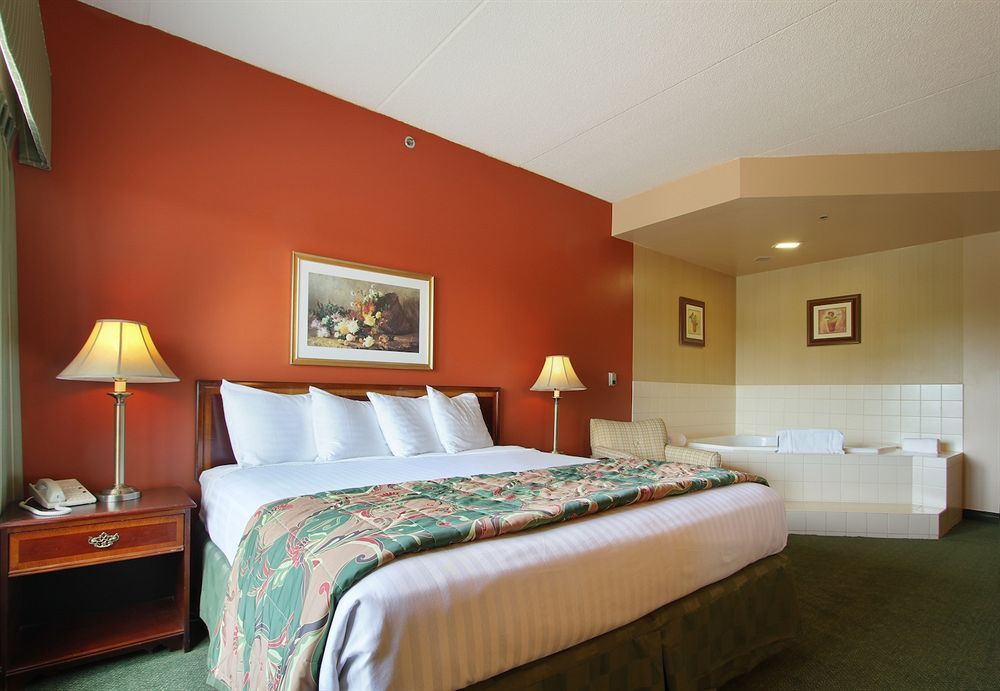 Hotel Mead Resorts & Conventions Center Wisconsin Rapids Exteriör bild