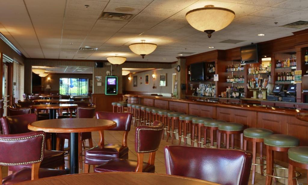 Hotel Mead Resorts & Conventions Center Wisconsin Rapids Exteriör bild